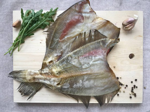 Арахис со вкусом васаби: Камбала ёрш (Мурманская) вяленая